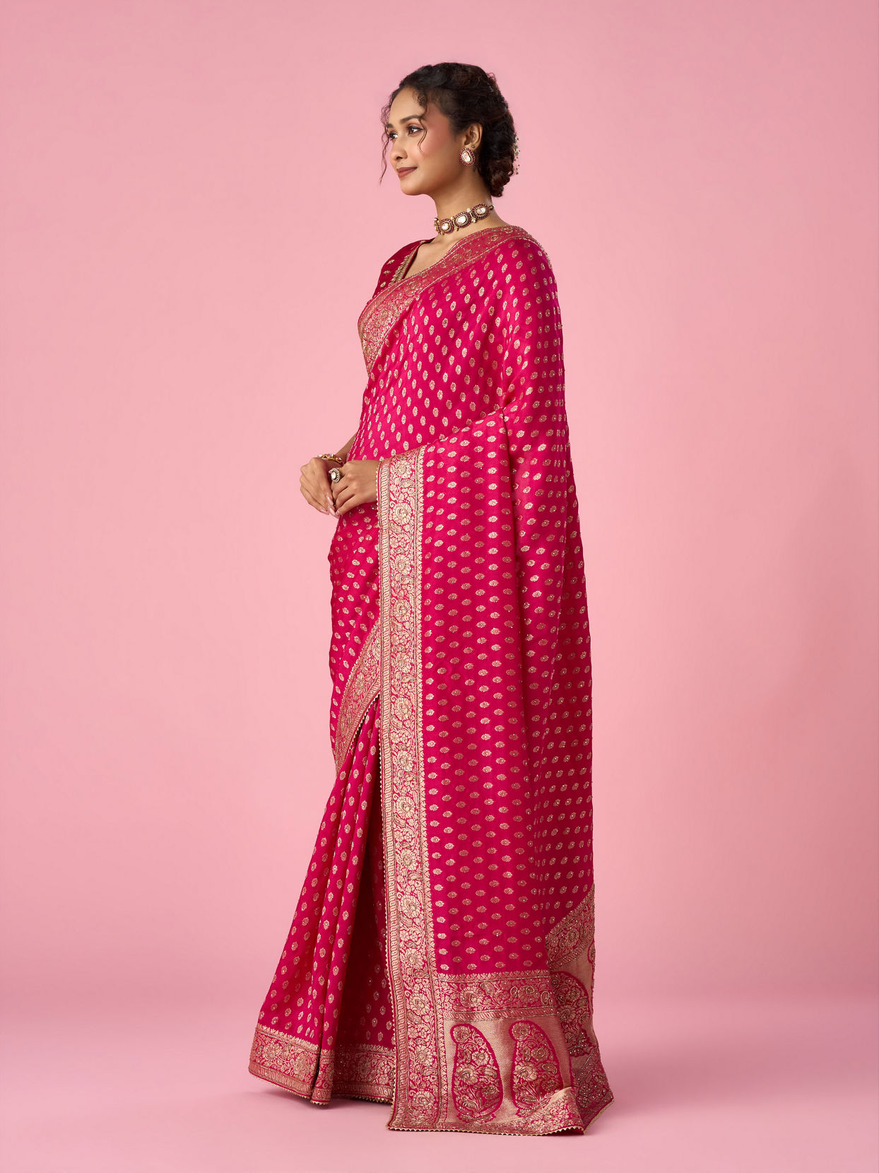 Mohey Women Pink Silk Saree with Hand Embroidery