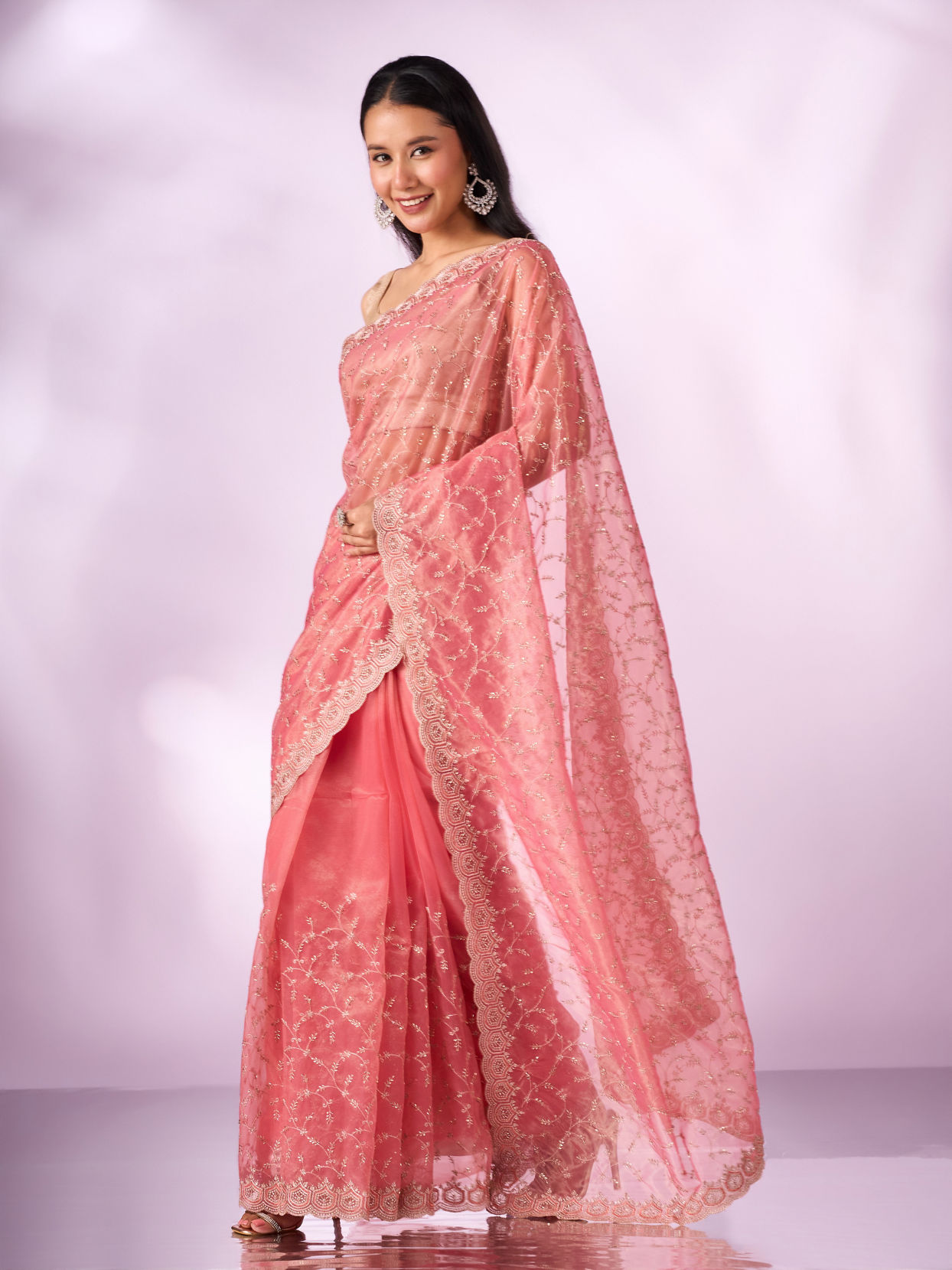 Mohey Women Pink Net Saree with Cutdana and Thread Work