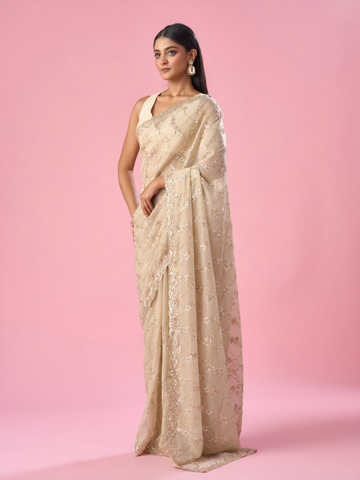 Mohey Women Cream Tissue Saree with Sequin Work