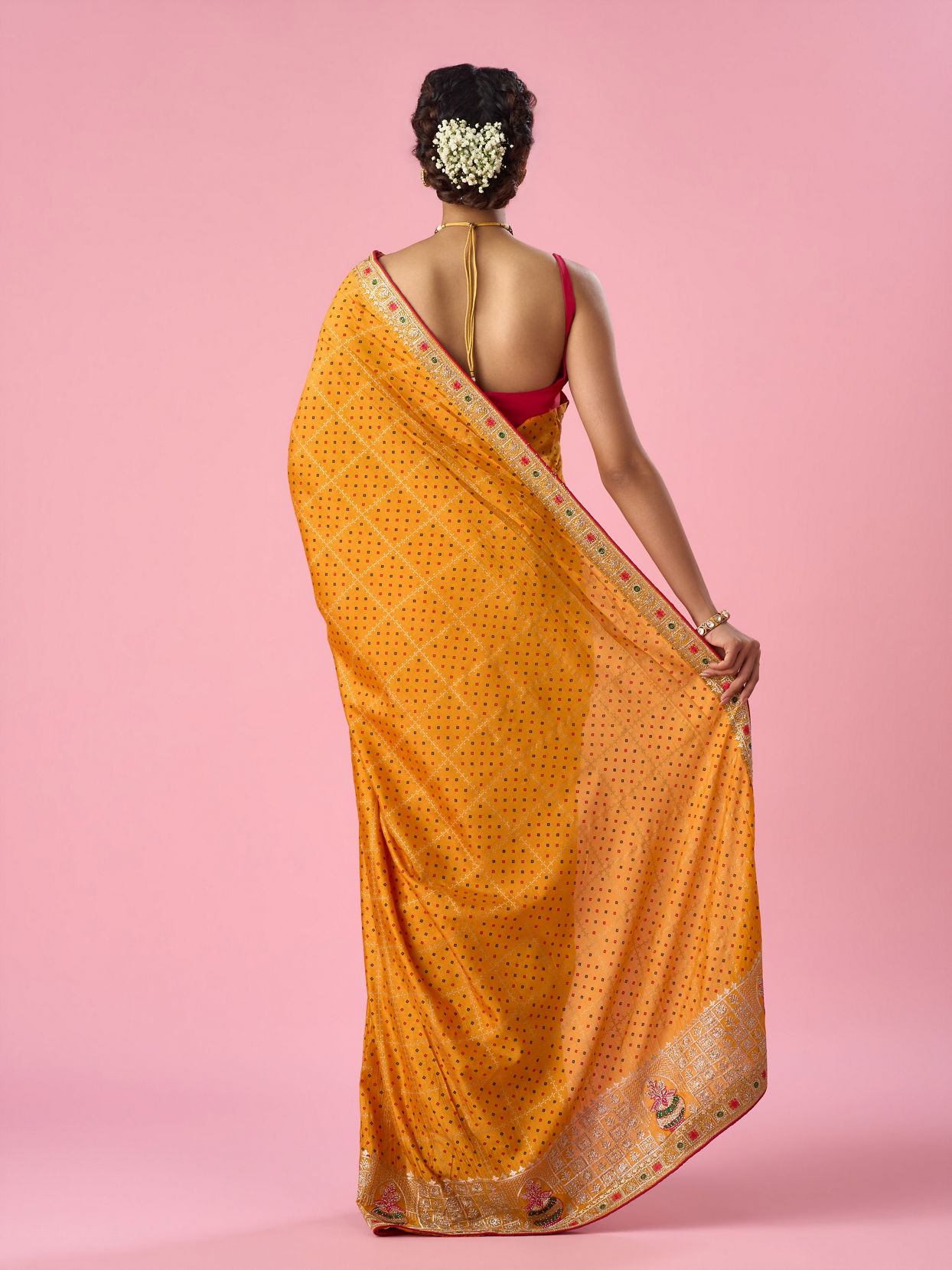 Mohey Women Mustard Yellow Art Silk Saree with Thread Work