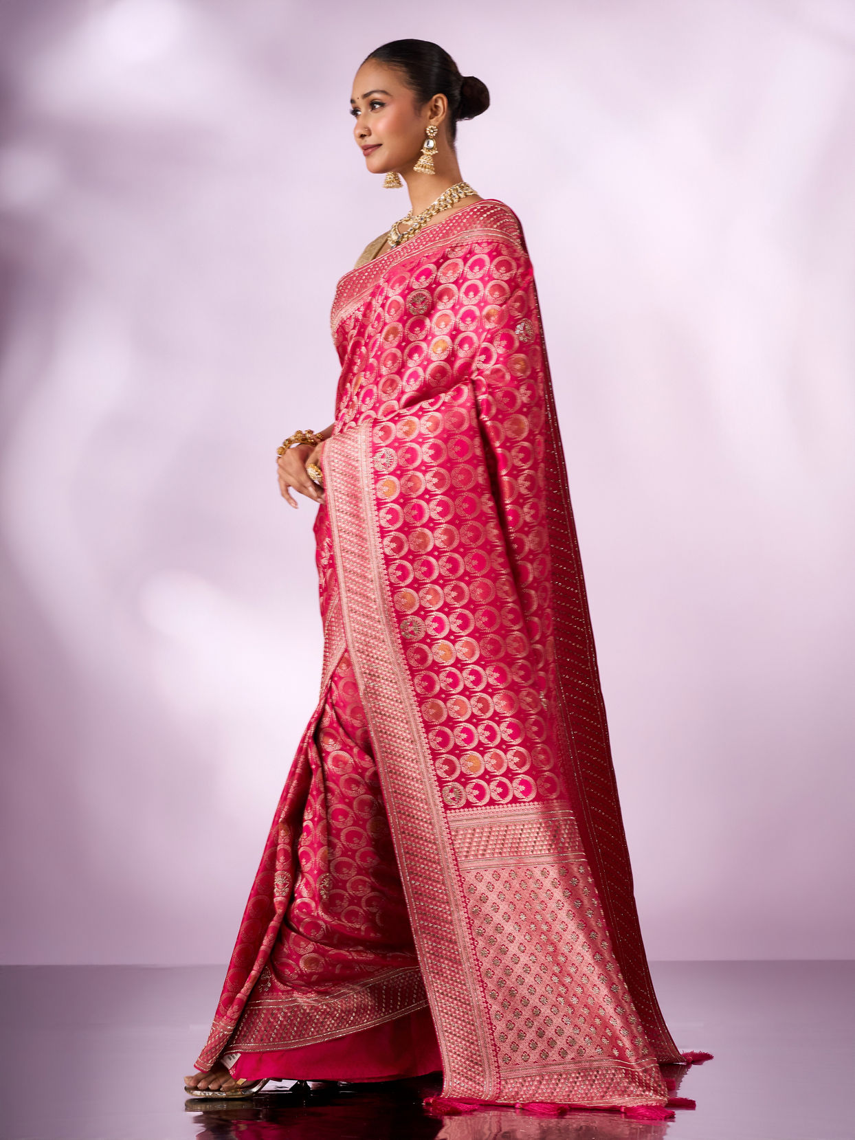 Mohey Women Pink Silk Banarasi Saree with Stone Work