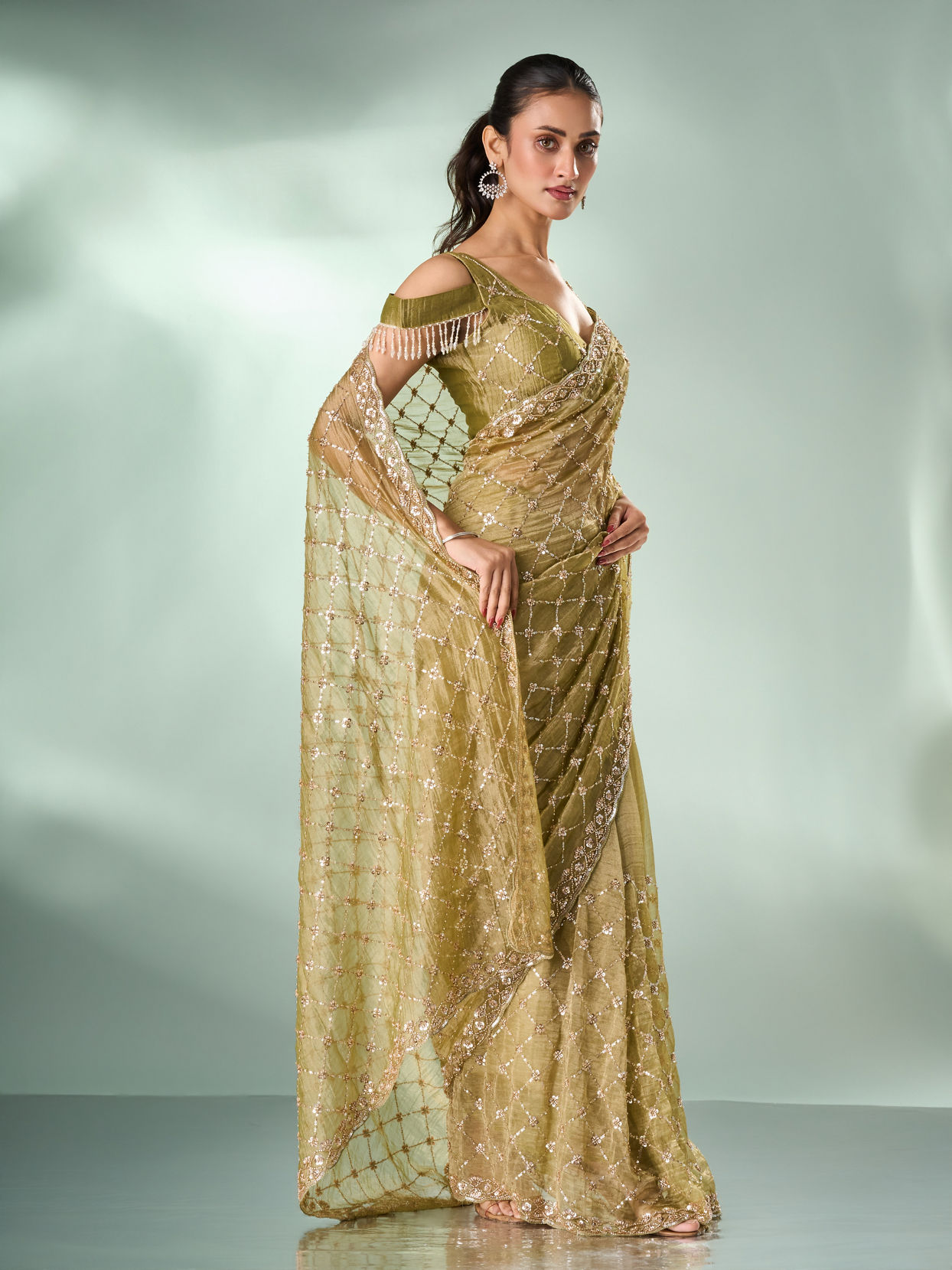 Mohey Women Pista Organza Saree with Cutdana Work