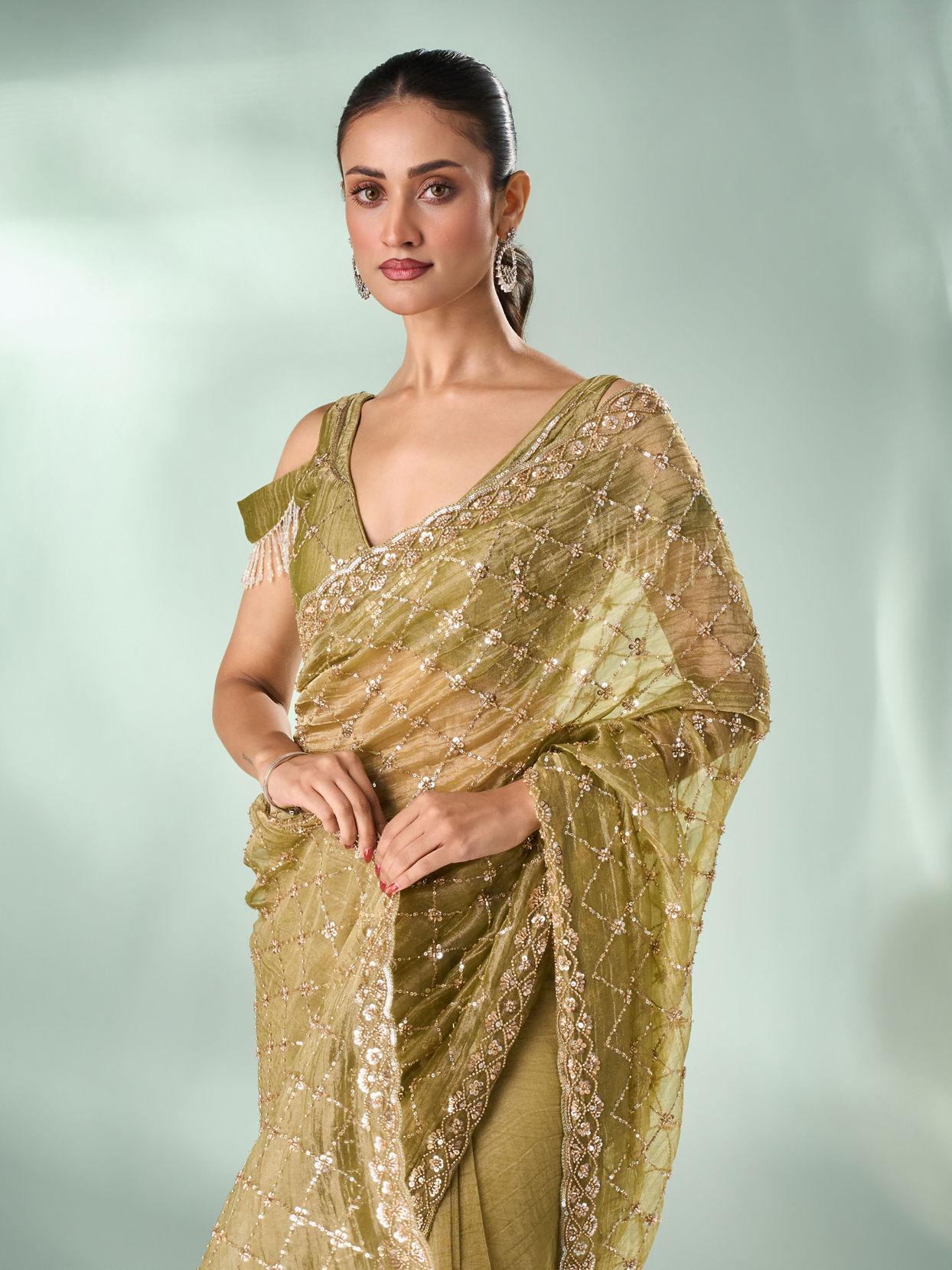 Mohey Women Pista Organza Saree with Cutdana Work