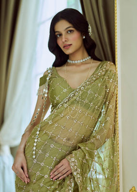 Mohey Women Pista Organza Saree with Cutdana Work