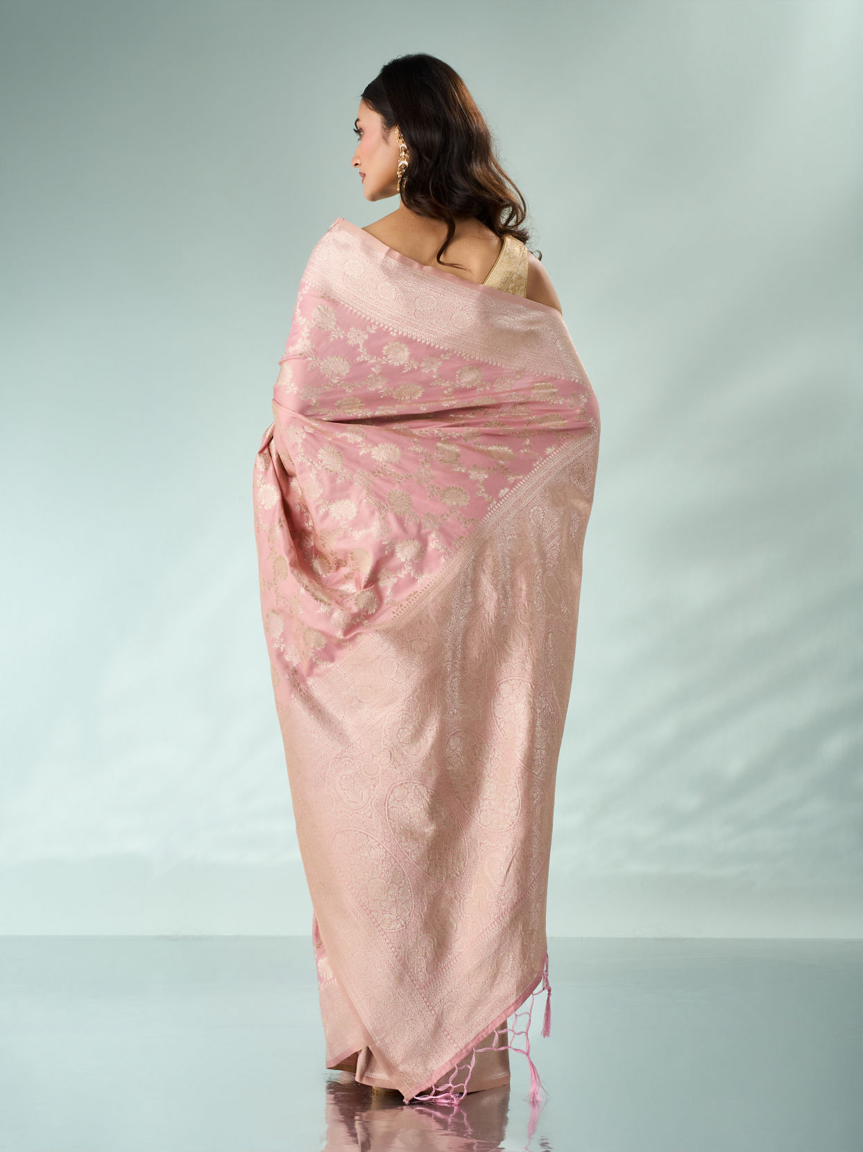 Mohey Women Light Pink Silk Saree with Weave