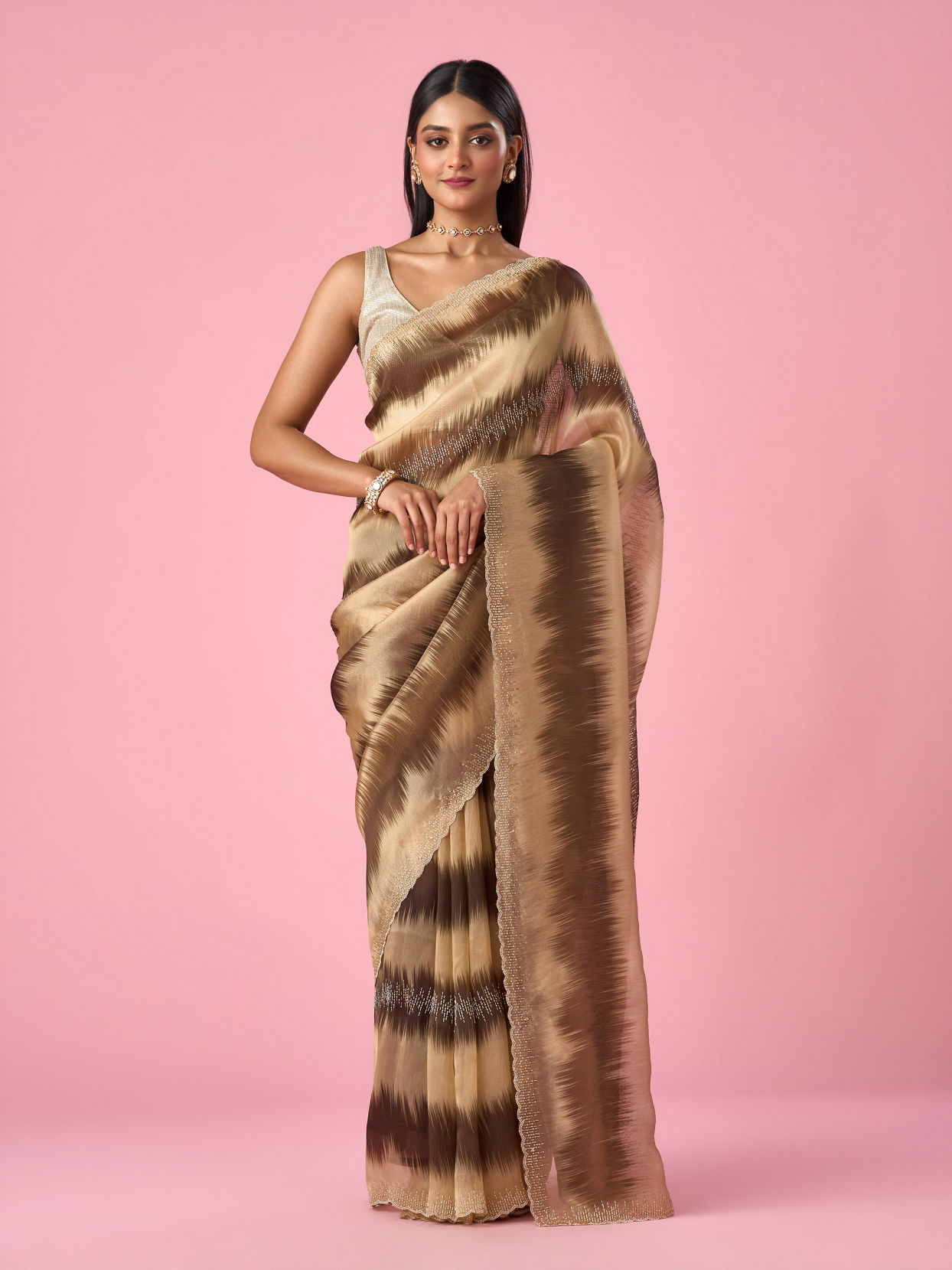 Mohey Women Green Organza Saree with Cutdana Work