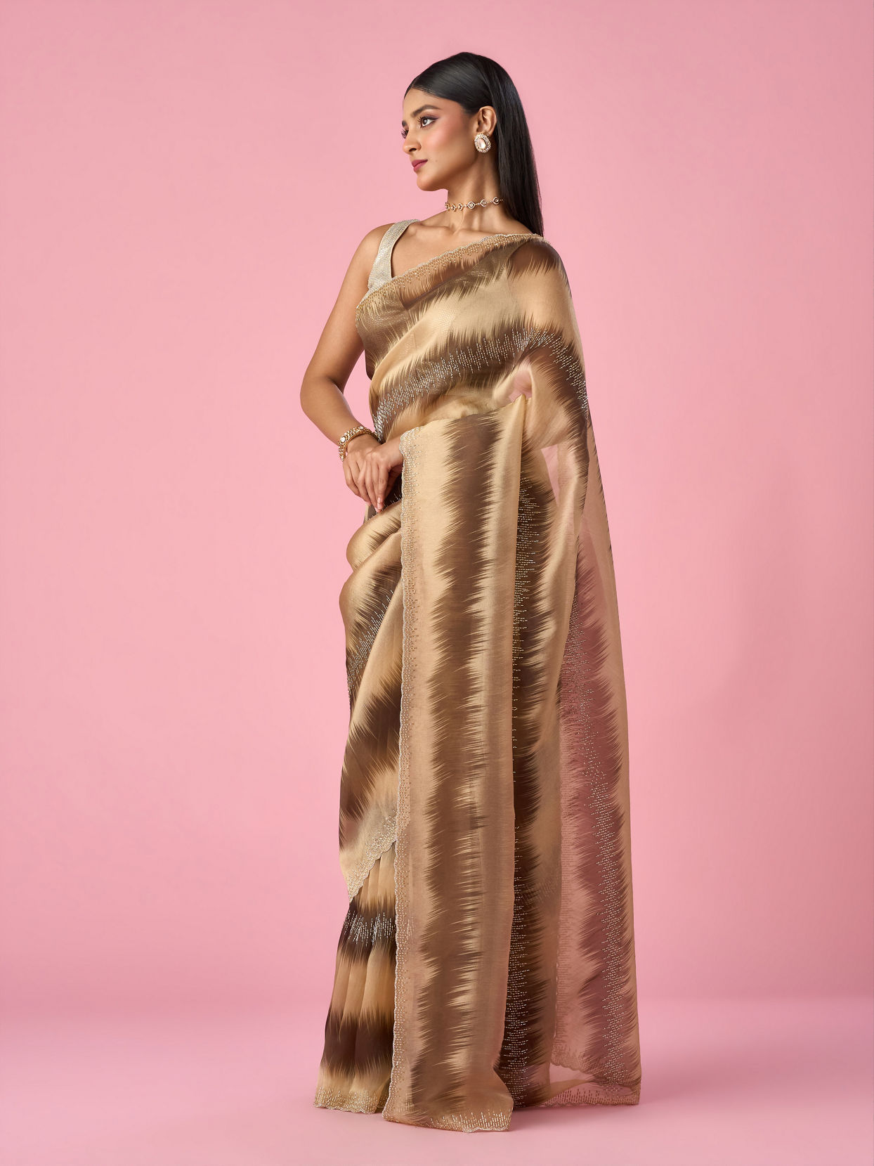 Mohey Women Green Organza Saree with Cutdana Work