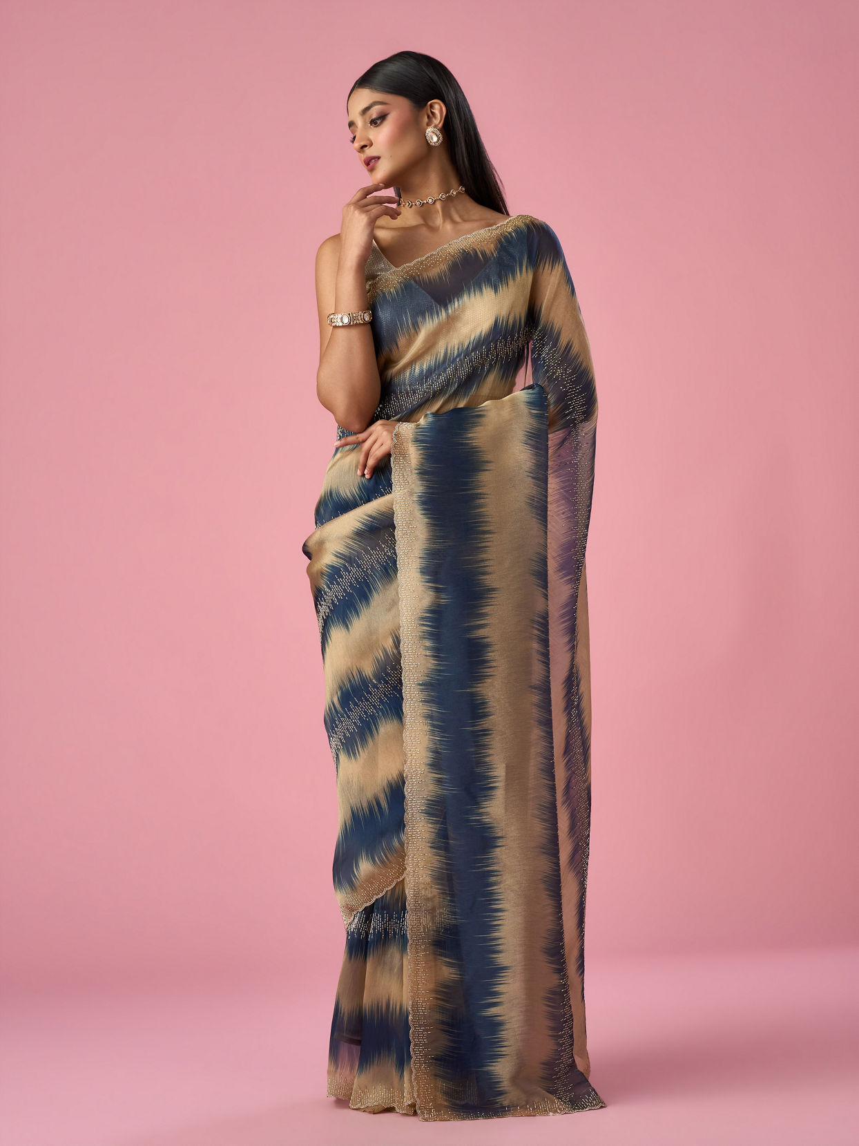 Mohey Women Indigo Blue Organza Saree with Print