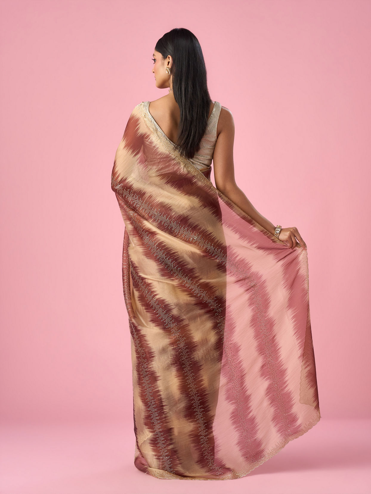 Mohey Women Maroon Organza Saree with Cutdana Work