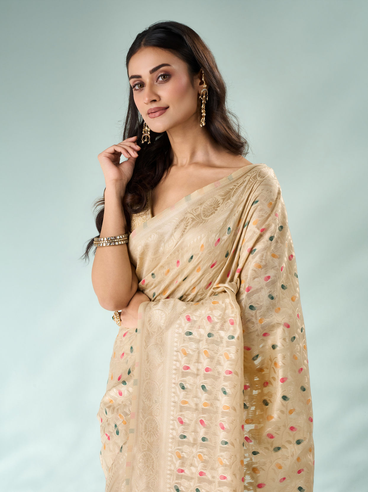 Mohey Women Cream Silk Saree with Weave