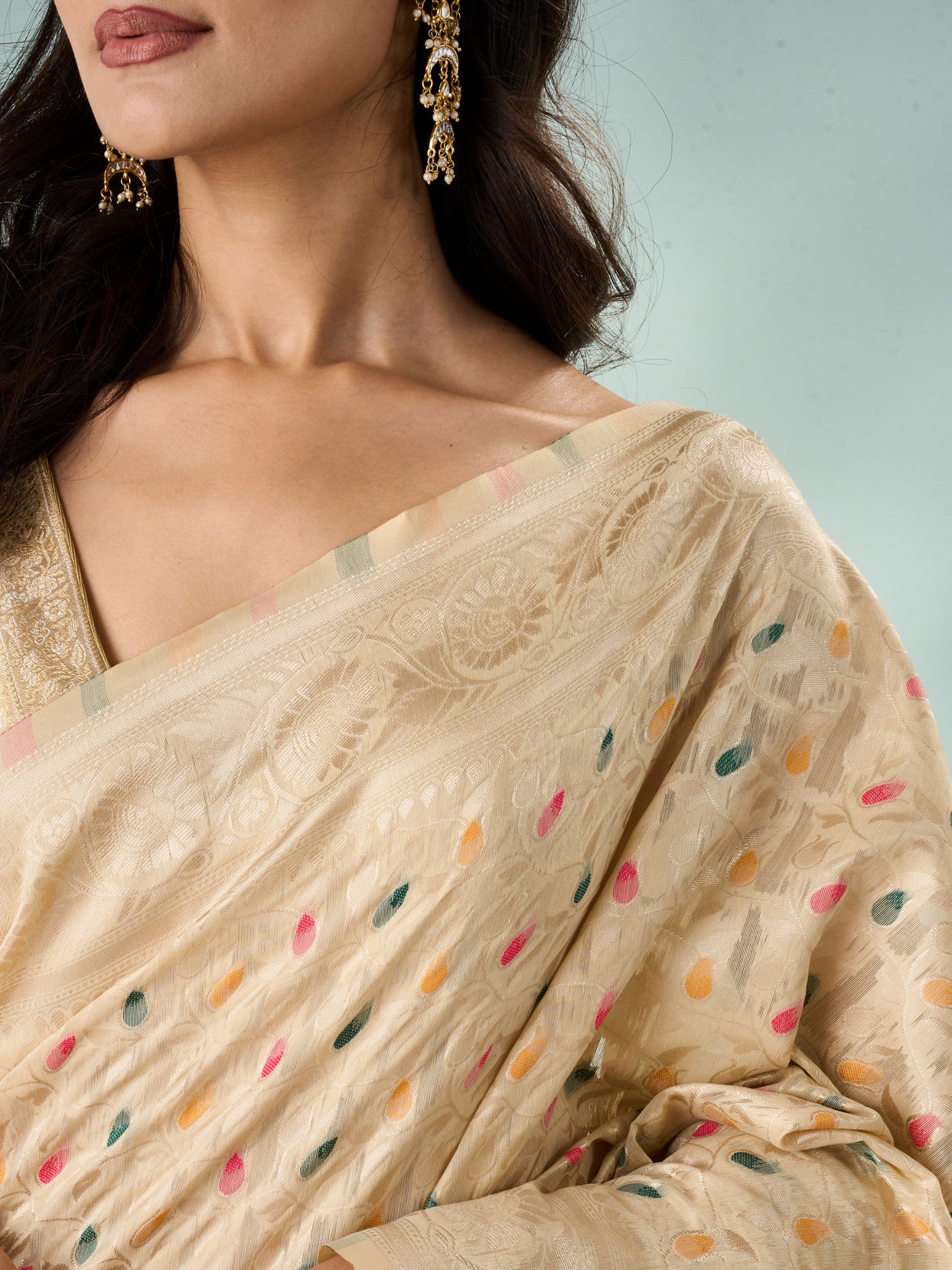 Mohey Women Cream Silk Saree with Weave