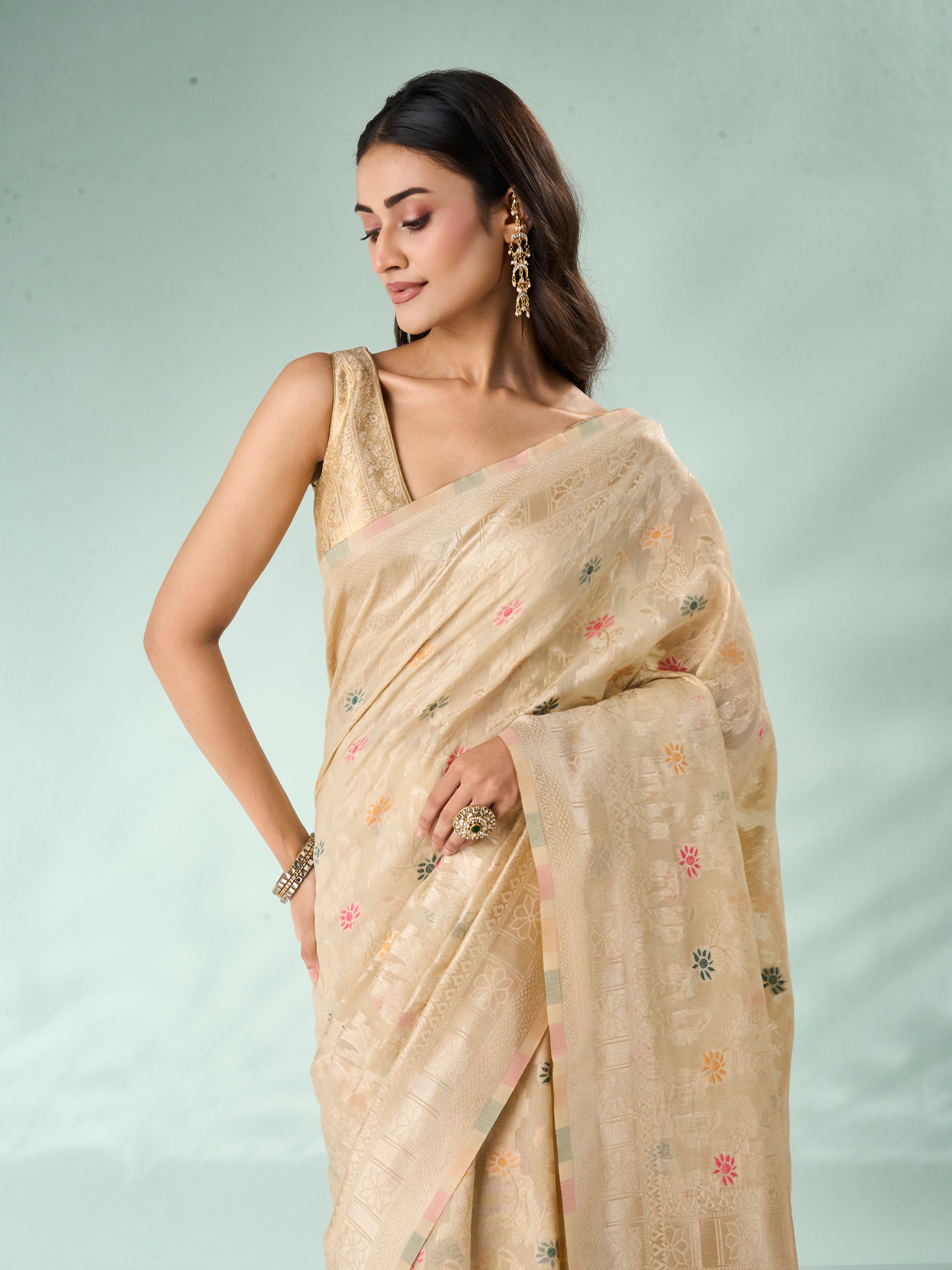 Mohey Women Cream Silk Saree with Weave