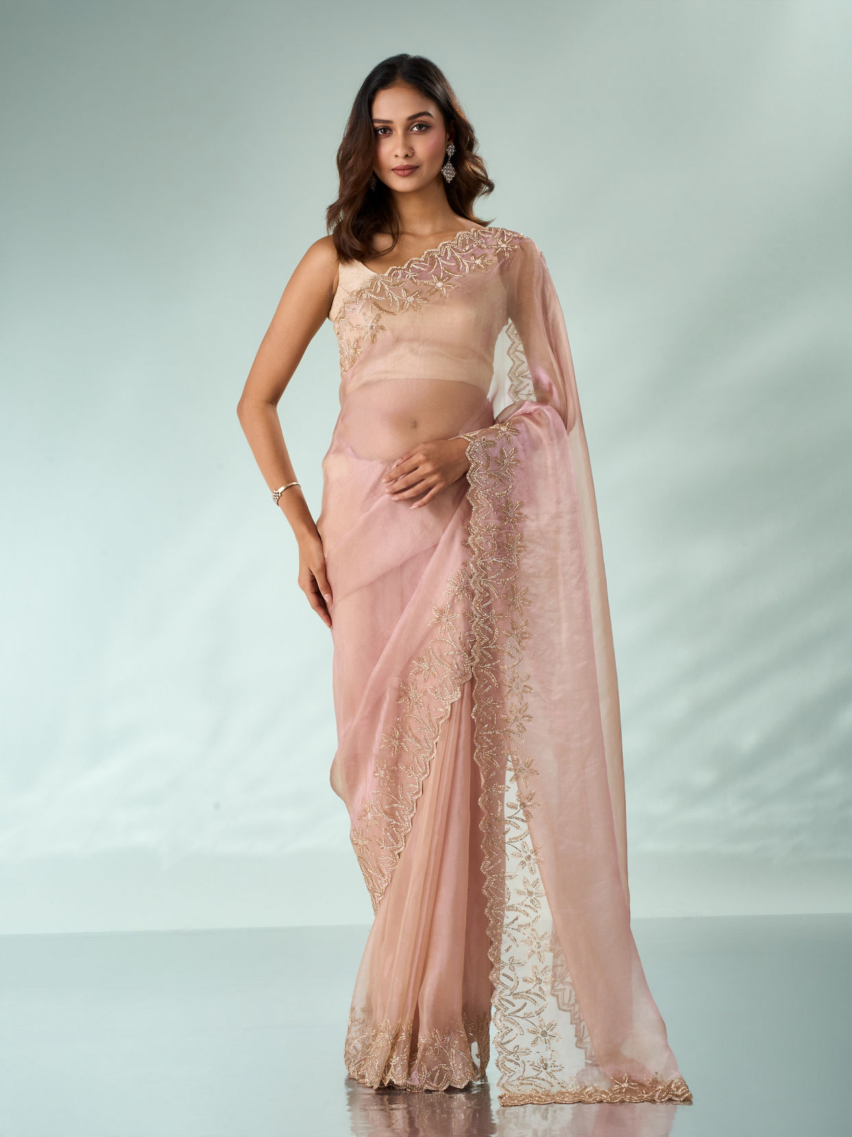 Mohey Women Light Pink Organza Saree with Cutdana Work