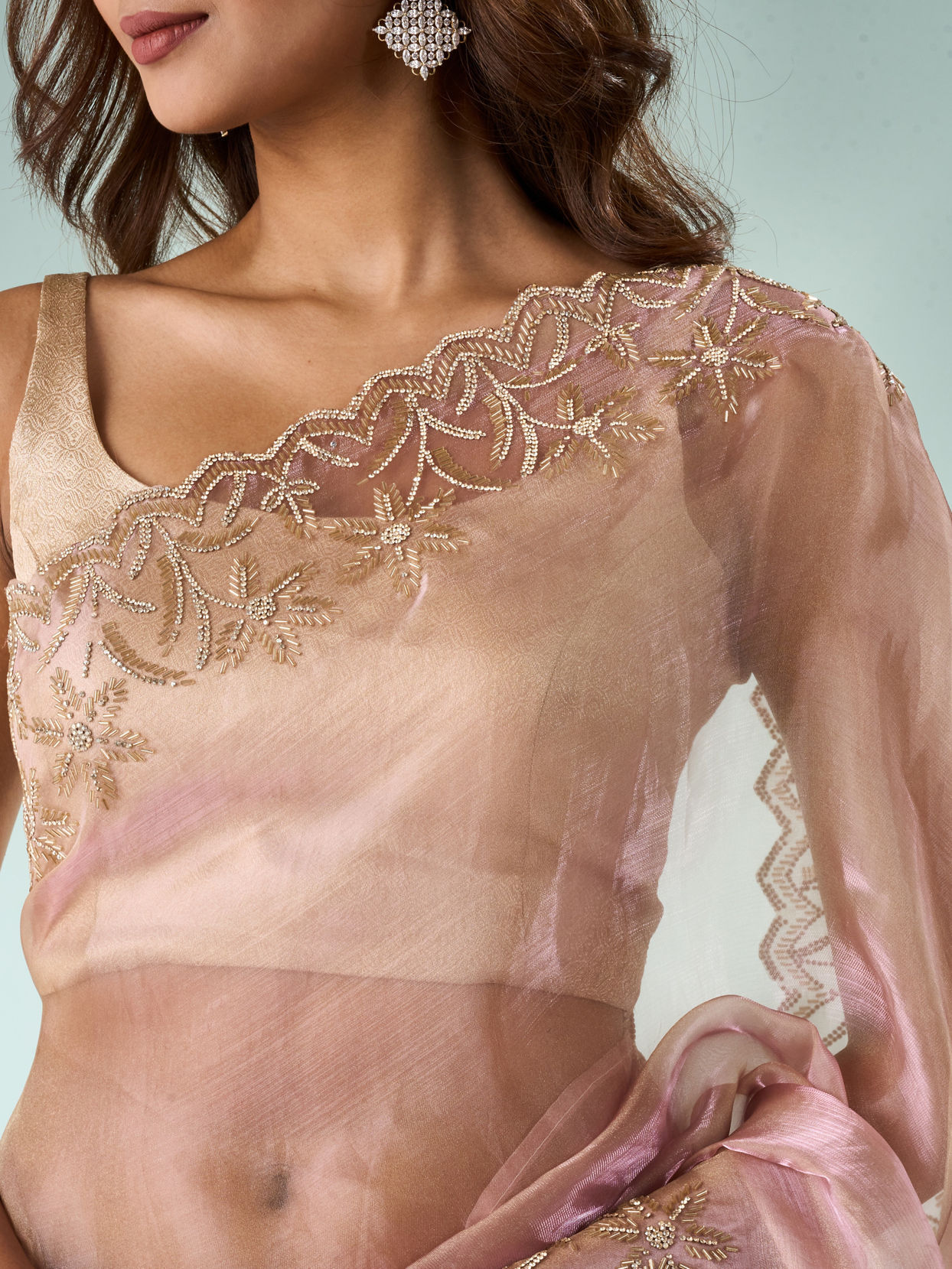 Mohey Women Light Pink Organza Saree with Cutdana Work