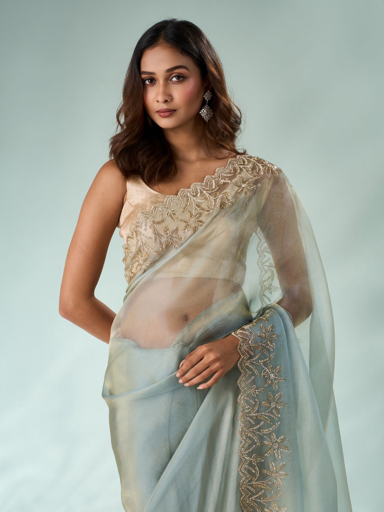 Mohey Women Sea Green Organza Saree with Cutdana Work