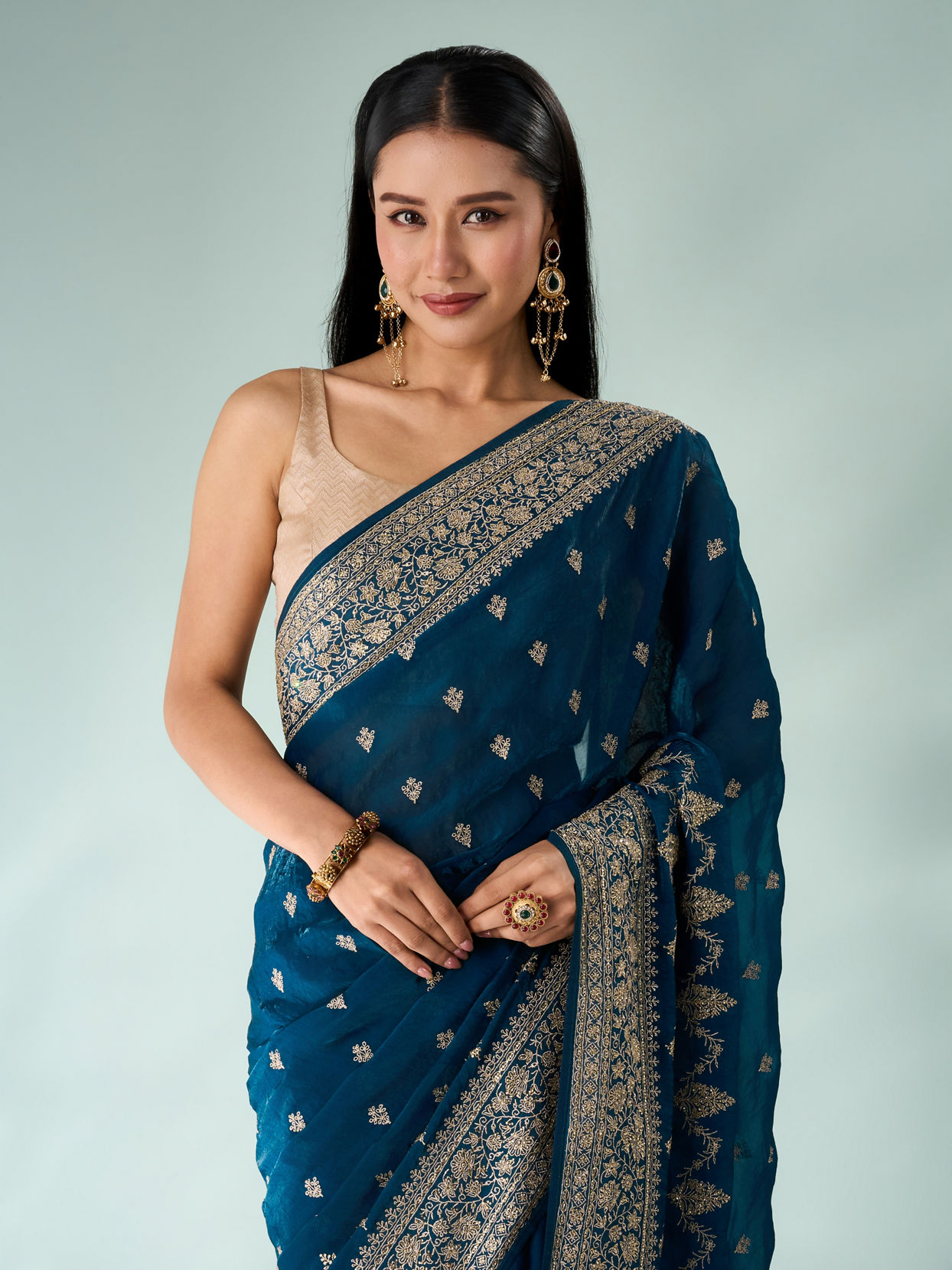 Mohey Women Blue Silk Saree with Zari Work