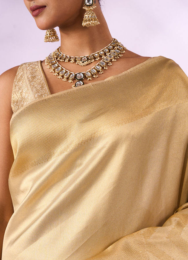 Mohey Women Cream Silk Banarasi Saree with Weave Design