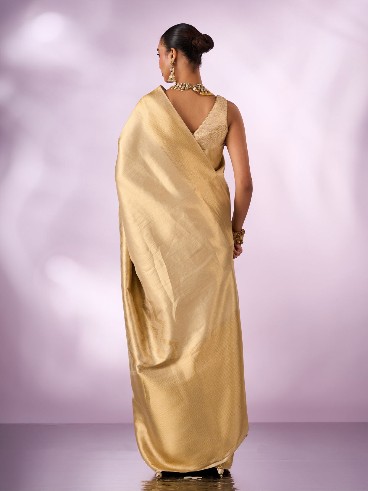 Mohey Women Cream Silk Banarasi Saree with Weave Design