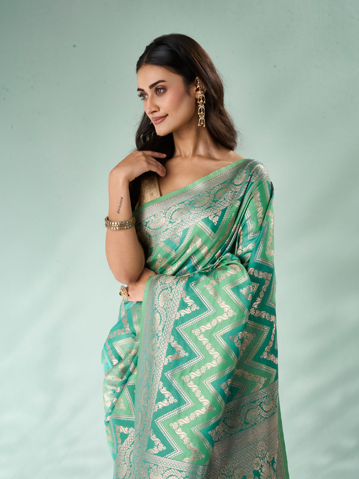 Mohey Women Sea Green Silk Saree with Weave Design