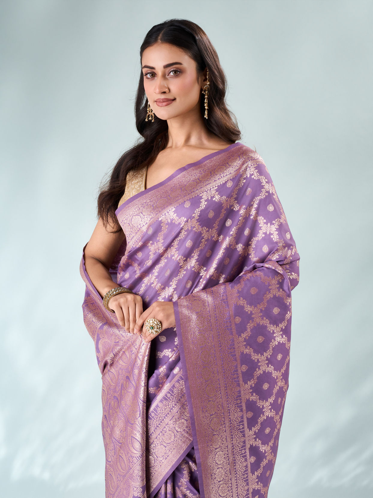 Mohey Women Lilac Silk Saree with Weave Design