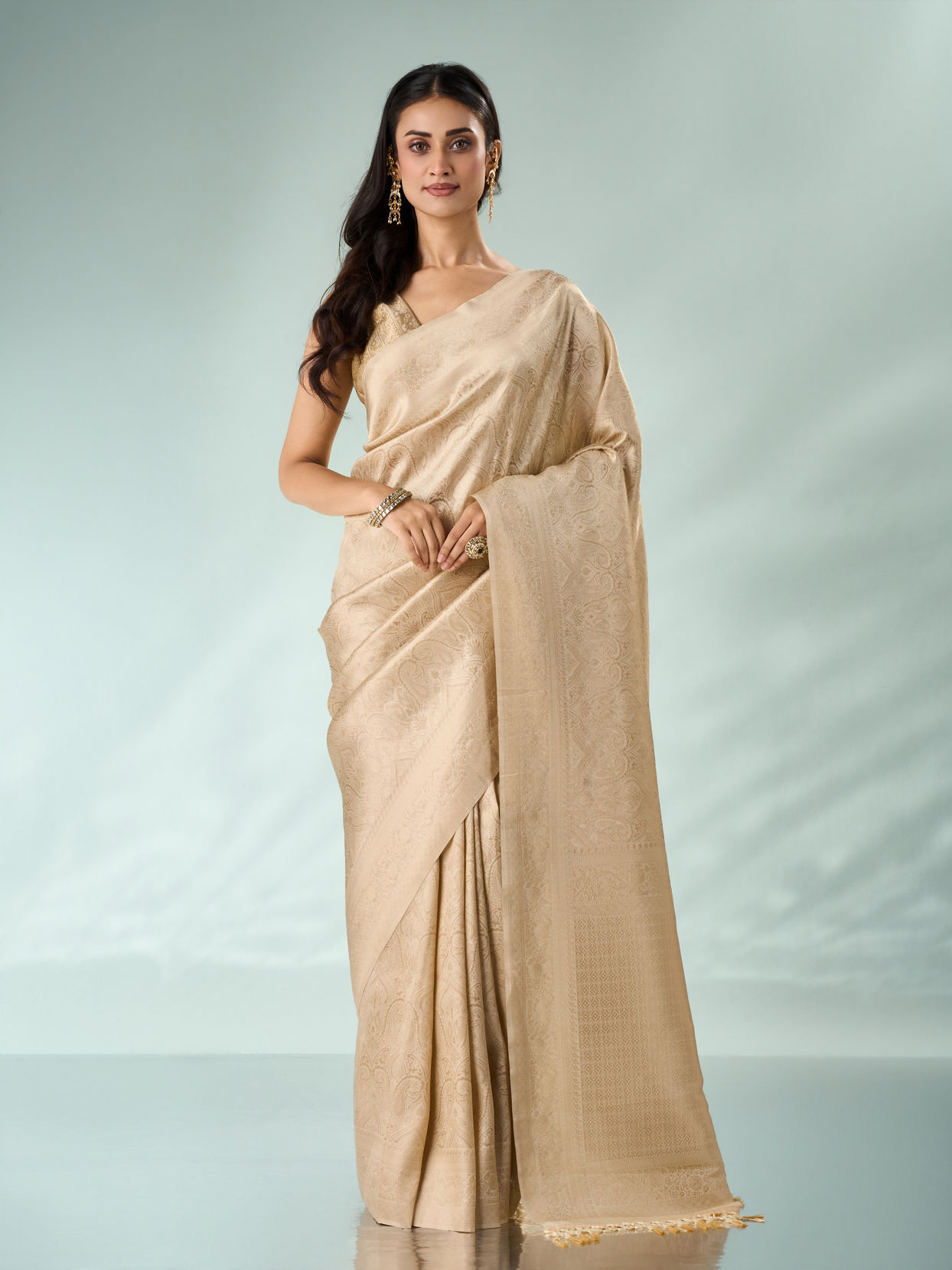 Mohey Women Cream Silk Banarasi Saree with Weave