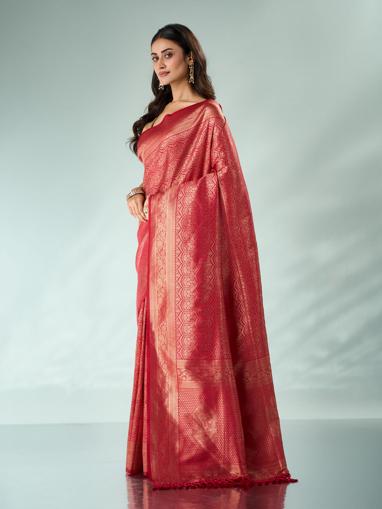 Mohey Women Pink Art Silk Saree with Weave