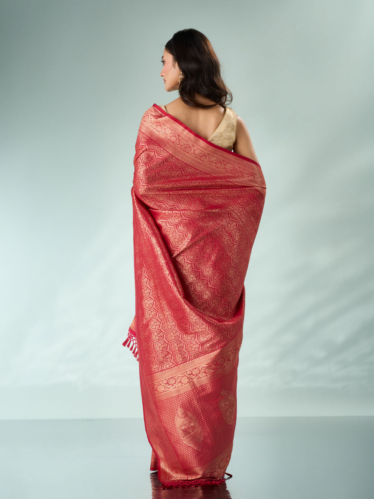 Mohey Women Pink Art Silk Saree with Weave