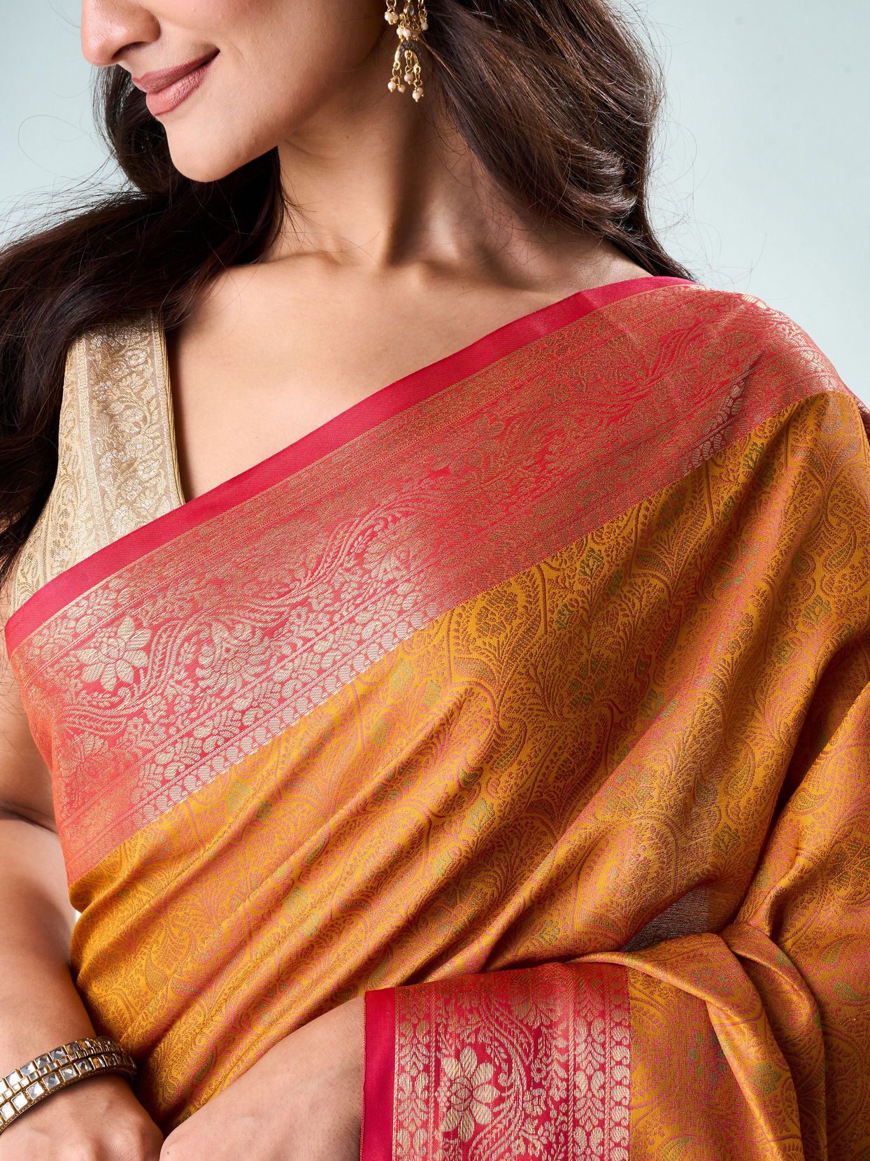 Mohey Women Mustard Yellow Silk Saree with Weave