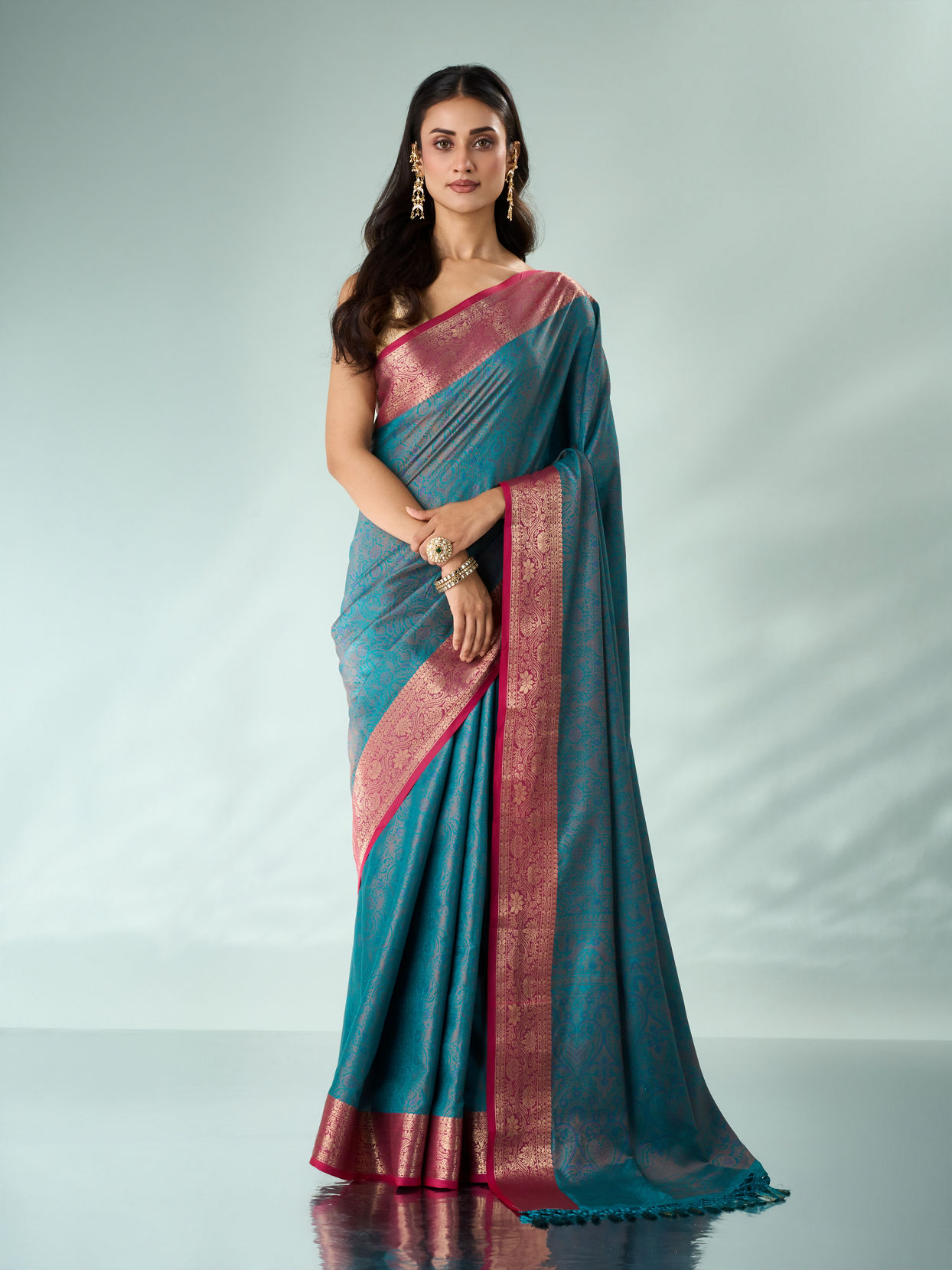 Mohey Women Green Silk Saree with Weave Design