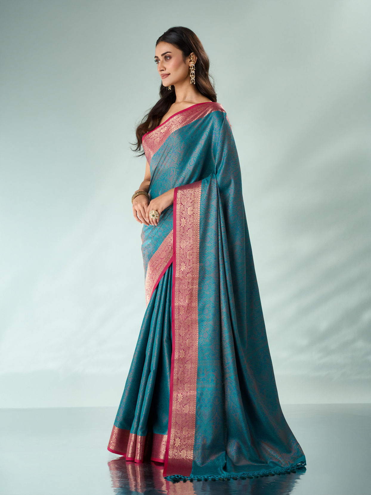 Mohey Women Green Silk Saree with Weave Design