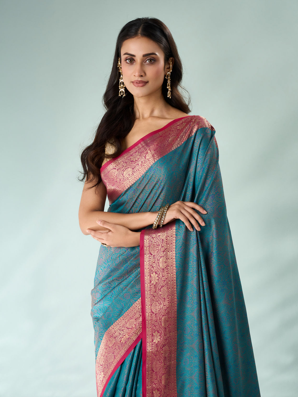 Mohey Women Green Silk Saree with Weave Design