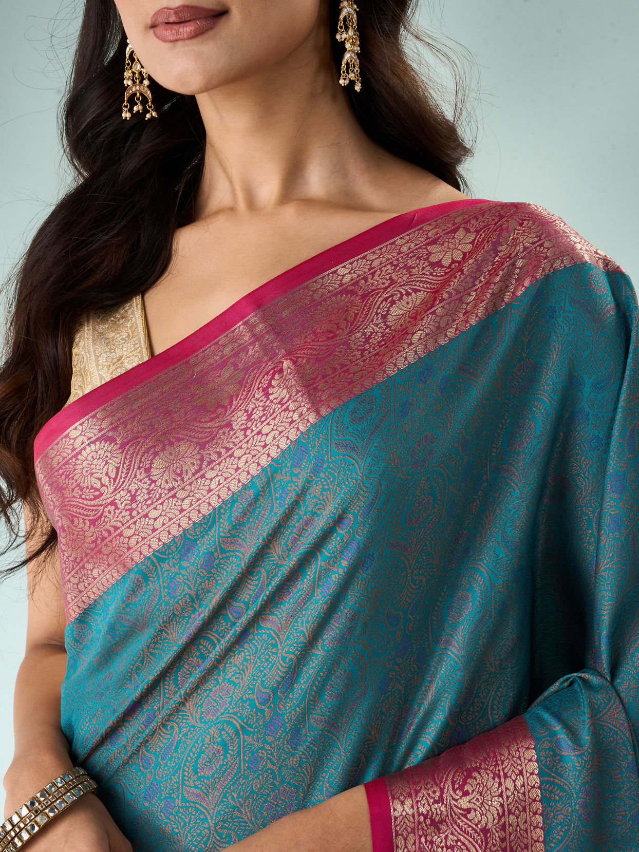Mohey Women Green Silk Saree with Weave Design
