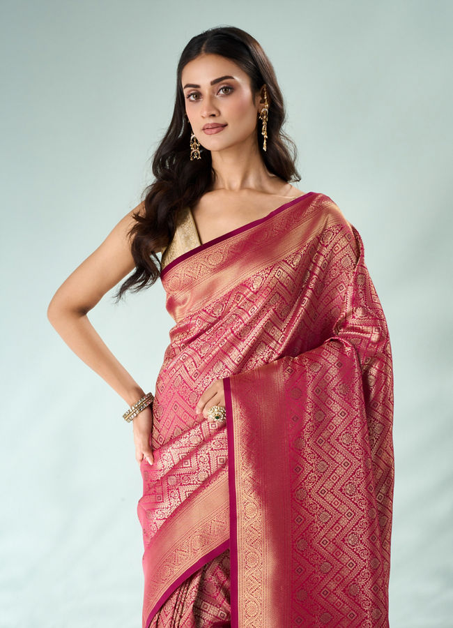 Mohey Women Pink Silk Saree with Weave Design