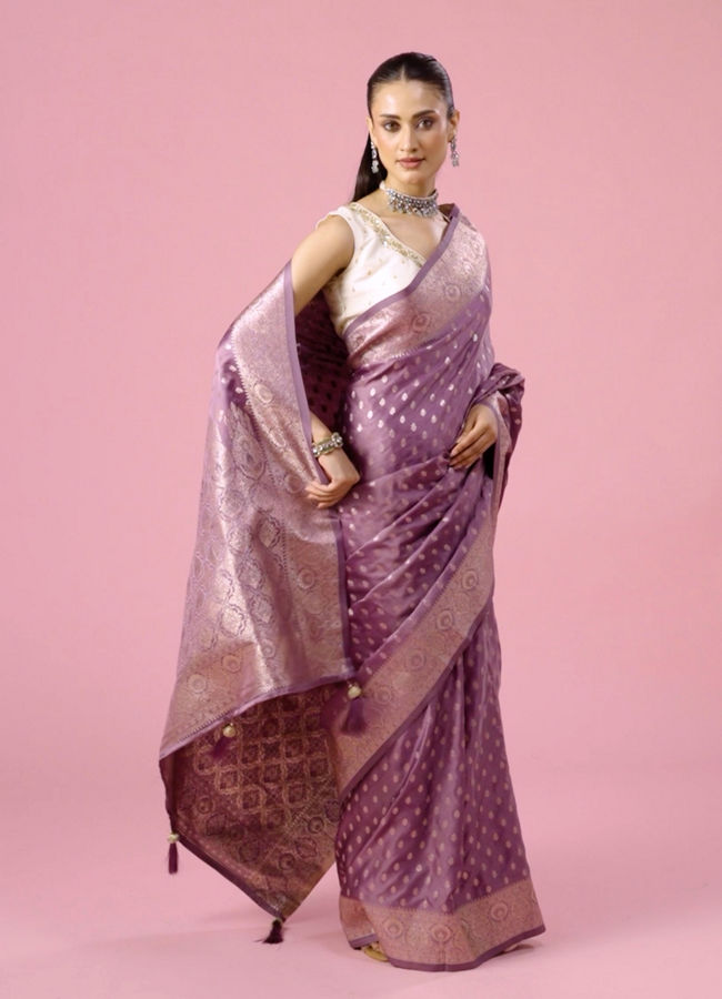 Mohey Women Purple Silk Banarasi Saree with Weave Design