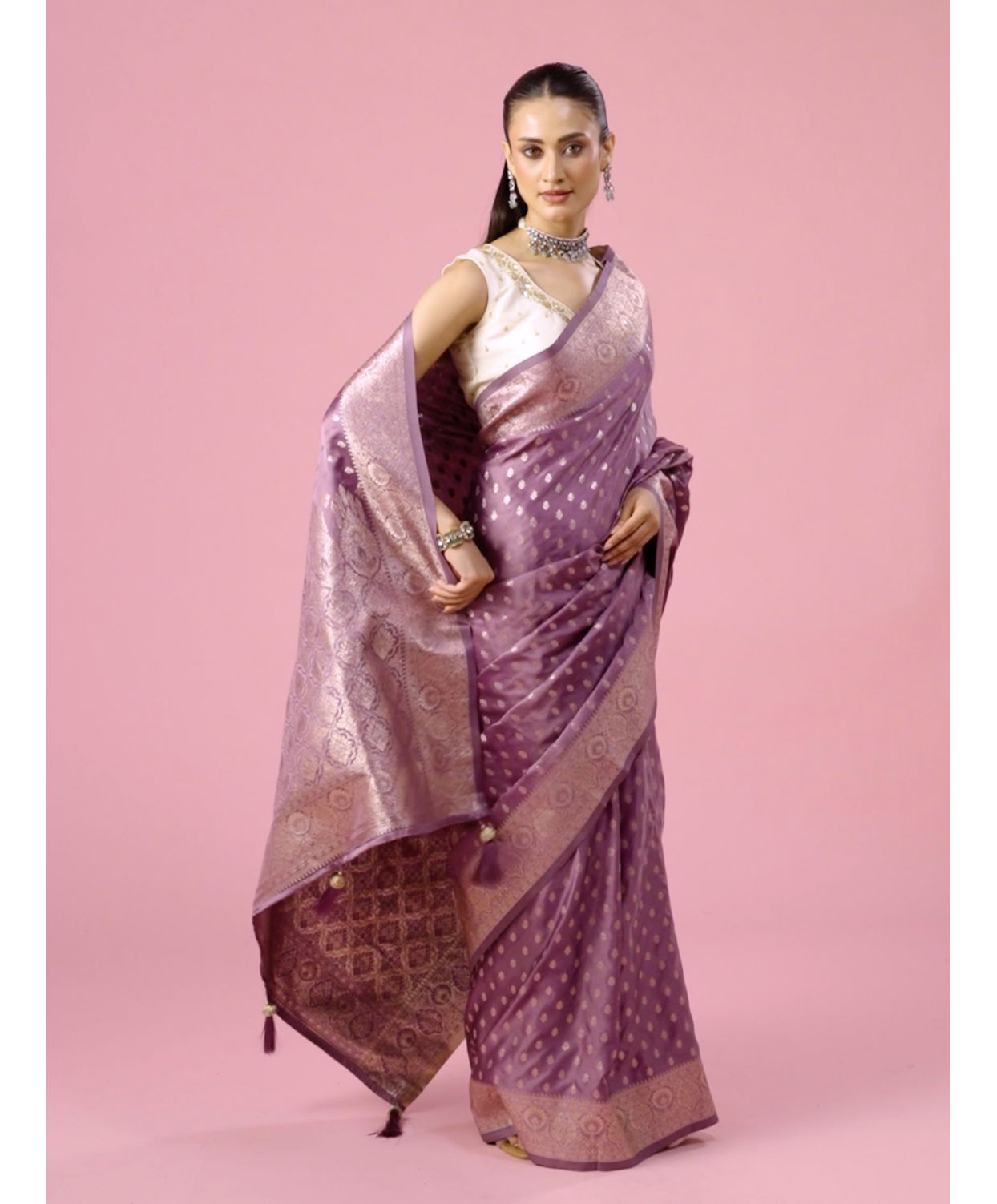 Mohey Women Purple Silk Banarasi Saree with Weave Design