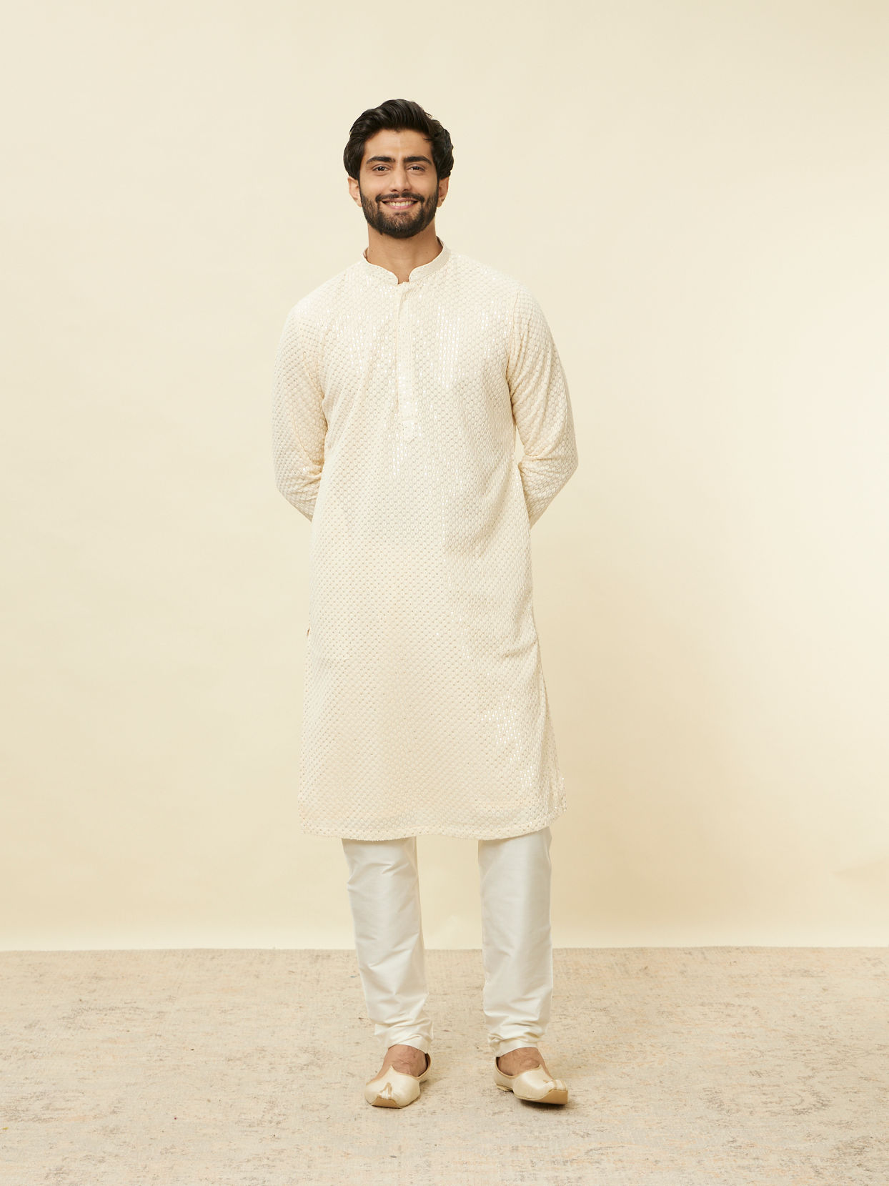 alt message - Manyavar Men Pearled Ivory White Chikankari Kurta Set image number 2