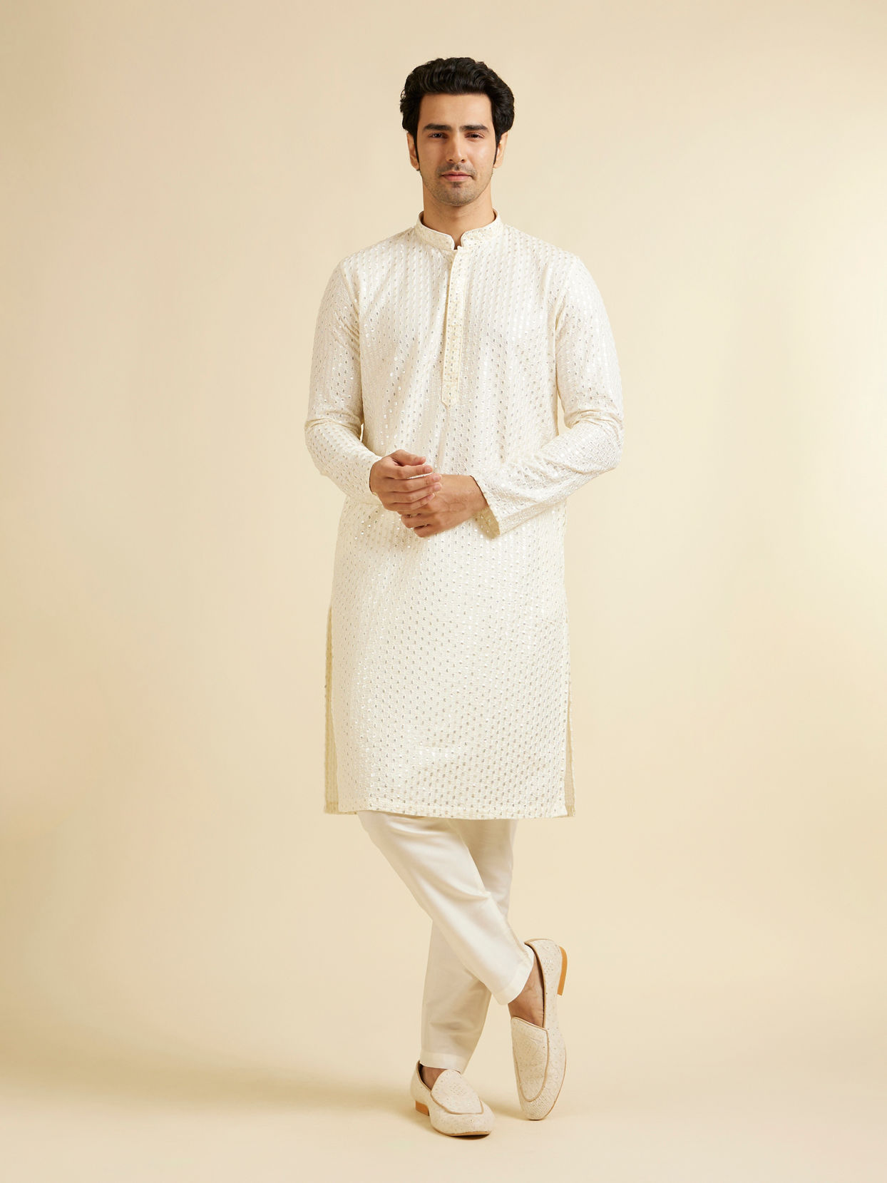 alt message - Manyavar Men Warm White Petal String Patterned Kurta Set with Mirror Work image number 2