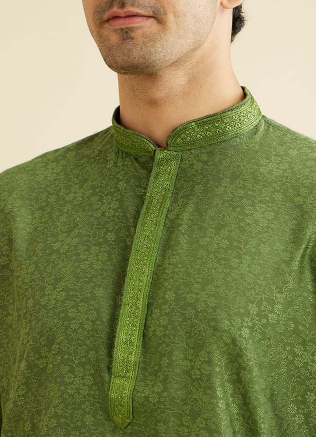 alt message - Manyavar Men Soft Green Bel Buti Patterned Kurta Set image number 1