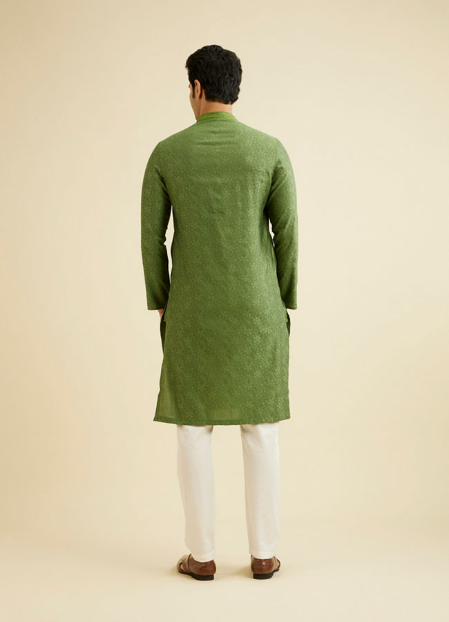 alt message - Manyavar Men Soft Green Bel Buti Patterned Kurta Set image number 5