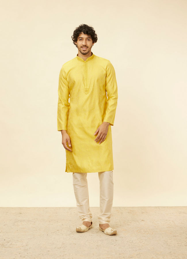 alt message - Manyavar Men Illuminating Yellow Bel Buti Patterned Kurta Set image number 2