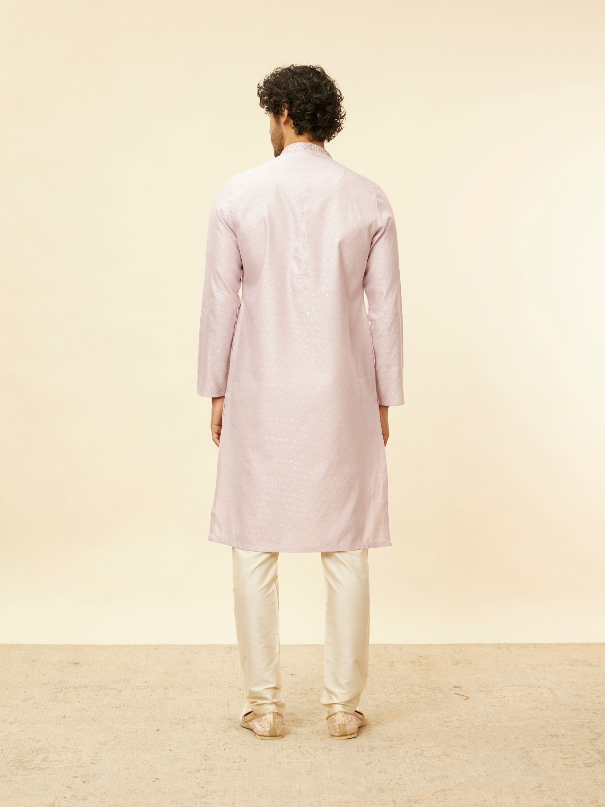 Manyavar Men Light Lilac Floral Patterned Kurta Set