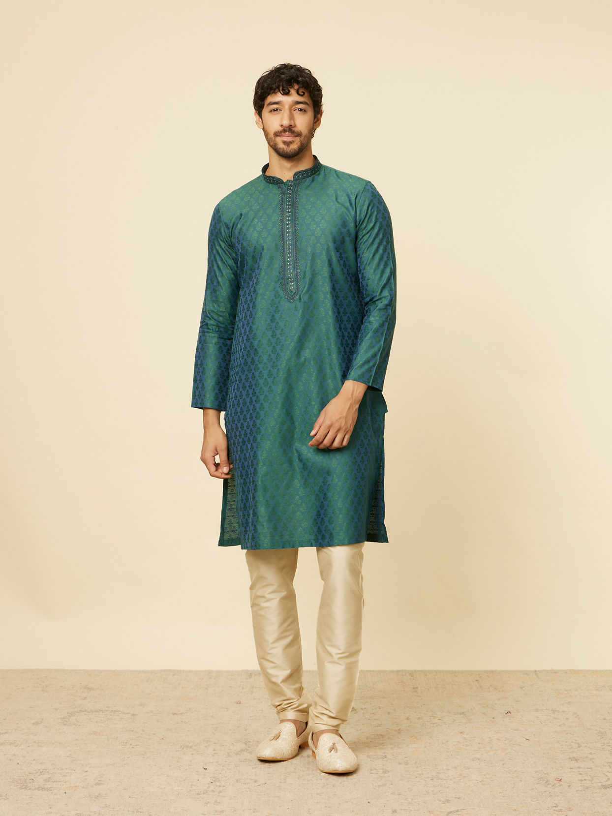 alt message - Manyavar Men Teal Green Sequin Embroidered Bandhgala Kurta Set image number 2