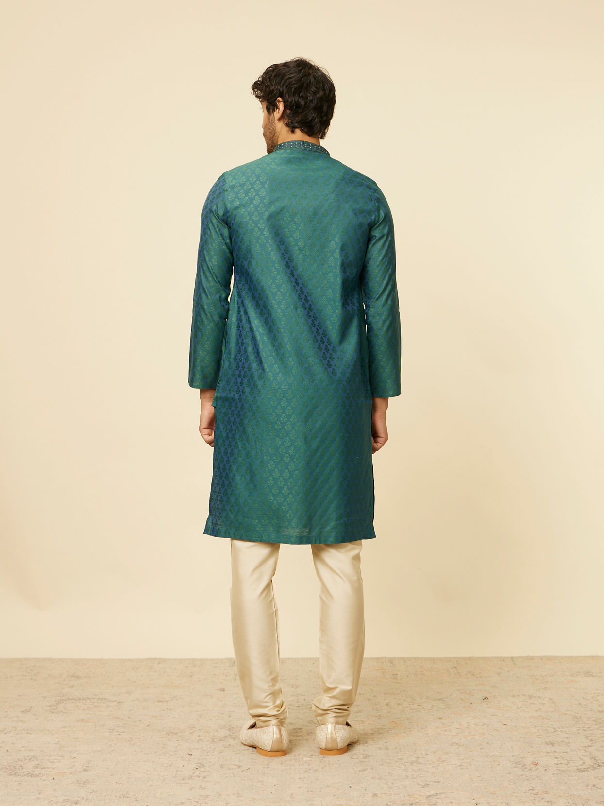 alt message - Manyavar Men Teal Green Sequin Embroidered Bandhgala Kurta Set image number 5