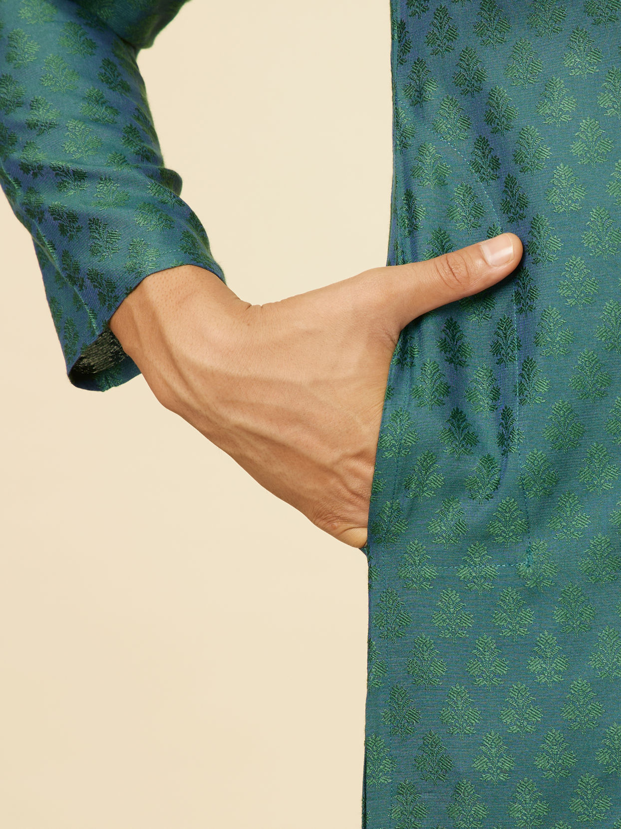 alt message - Manyavar Men Teal Green Sequin Embroidered Bandhgala Kurta Set image number 3