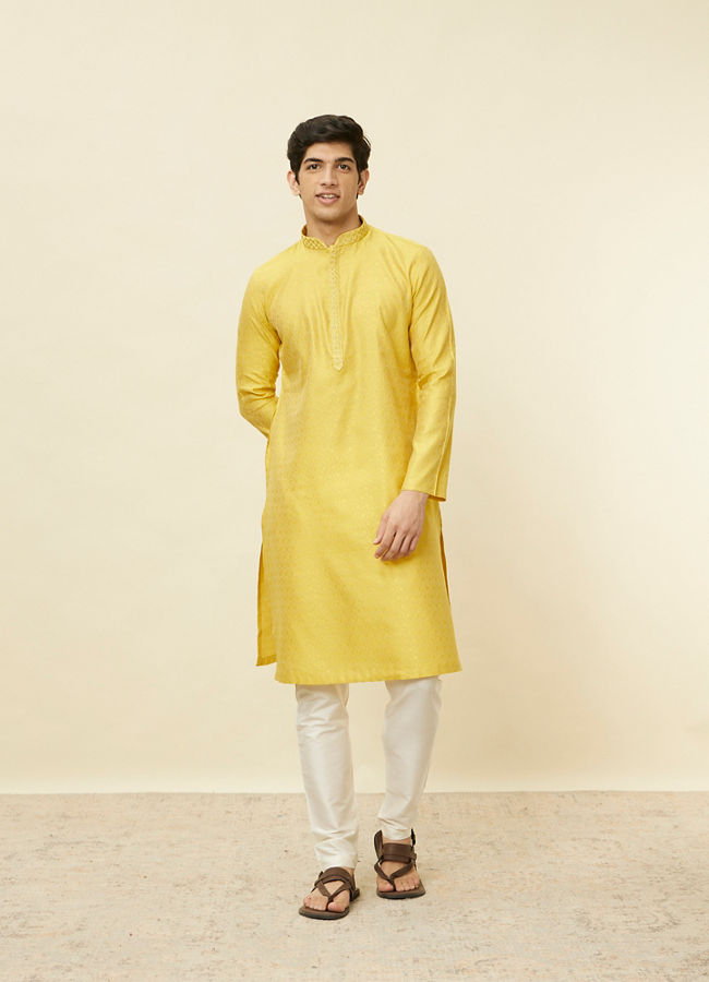 alt message - Manyavar Men Sunlight Yellow Self Patterned Kurta Set image number 2