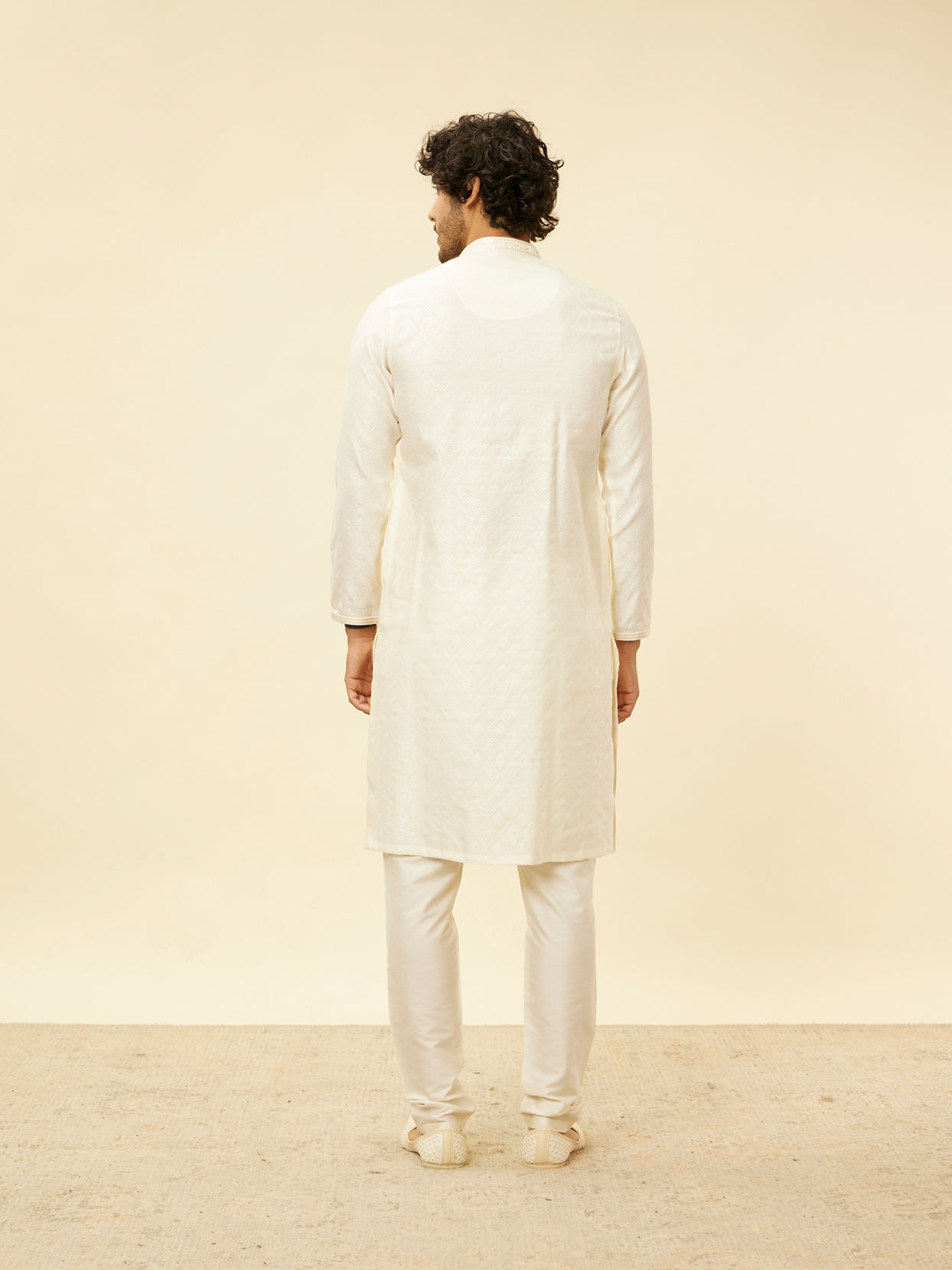 Manyavar Men Warm Cream Diamond Patterned Kurta Set image number 5