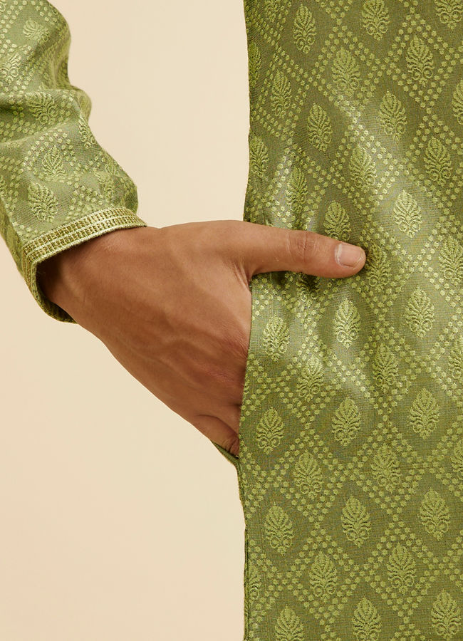 Manyavar Men Light Mid Green Diamond Patterned Kurta Set image number 3