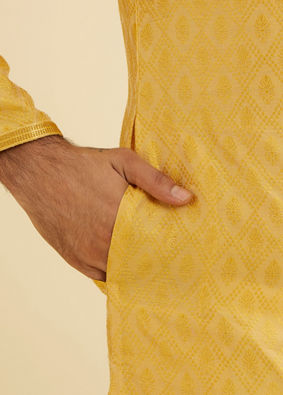 Manyavar Men Sunlit Mustard Blend Elegance Kurta Pajama image number 3