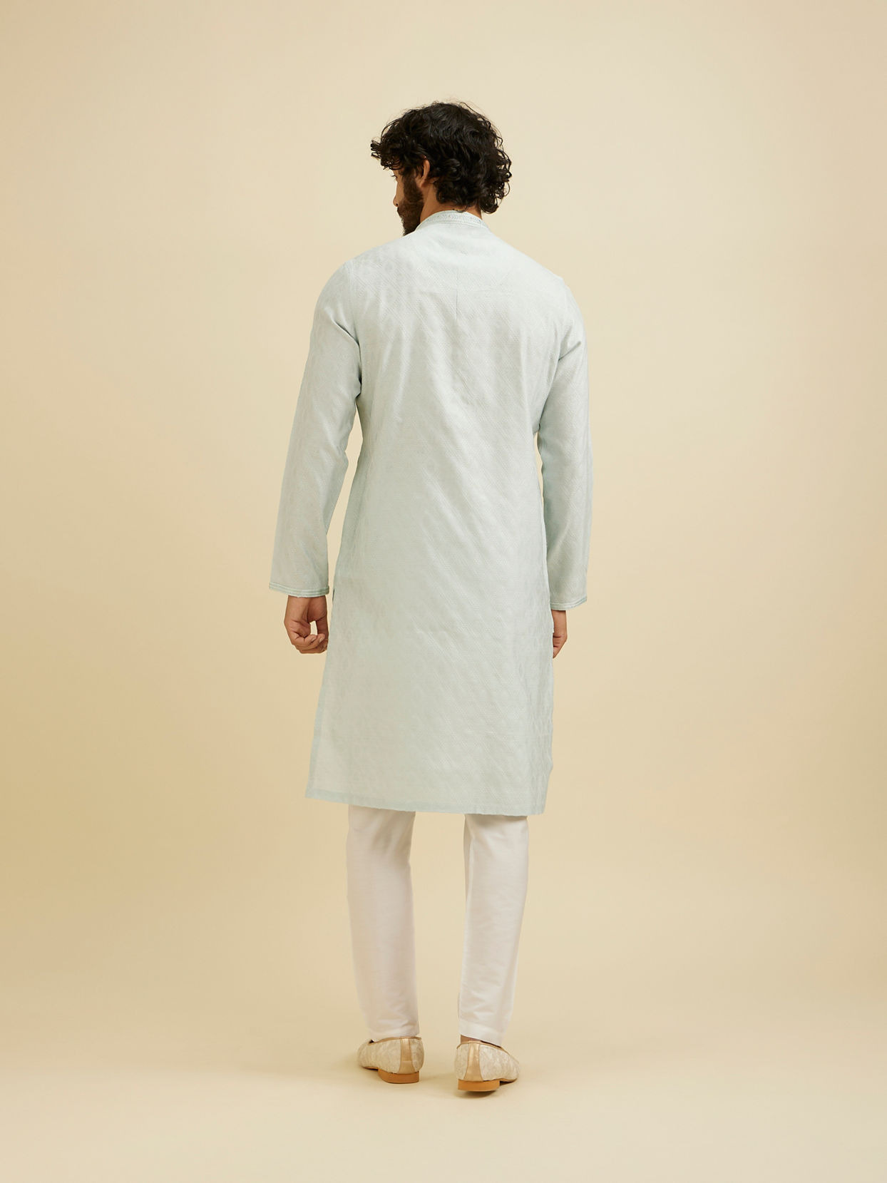 Manyavar Men Ice Blue Diamond Patterned Kurta Set image number 5