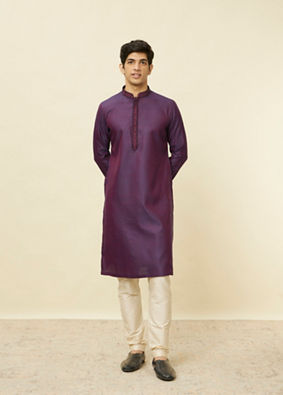 alt message - Manyavar Men Mulberry Self Patterned Kurta Set image number 2